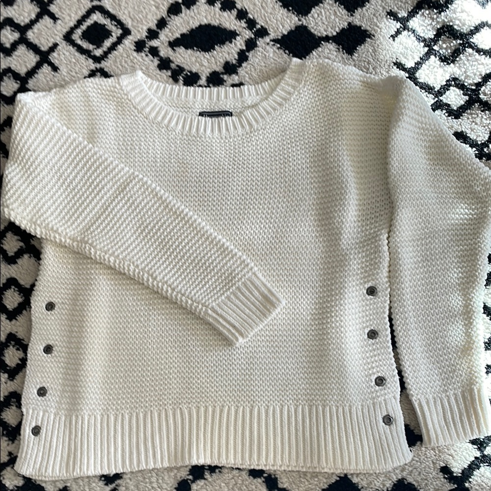 Women's White Sweater ( New)